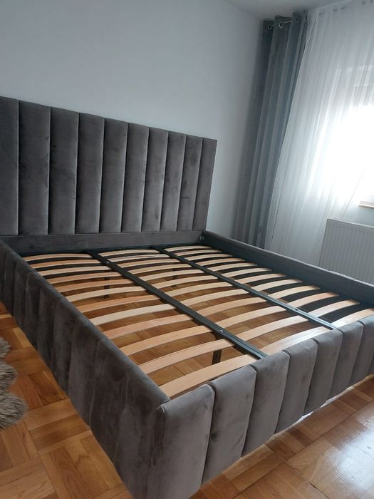 Paturi Tapitate la COMANDĂ