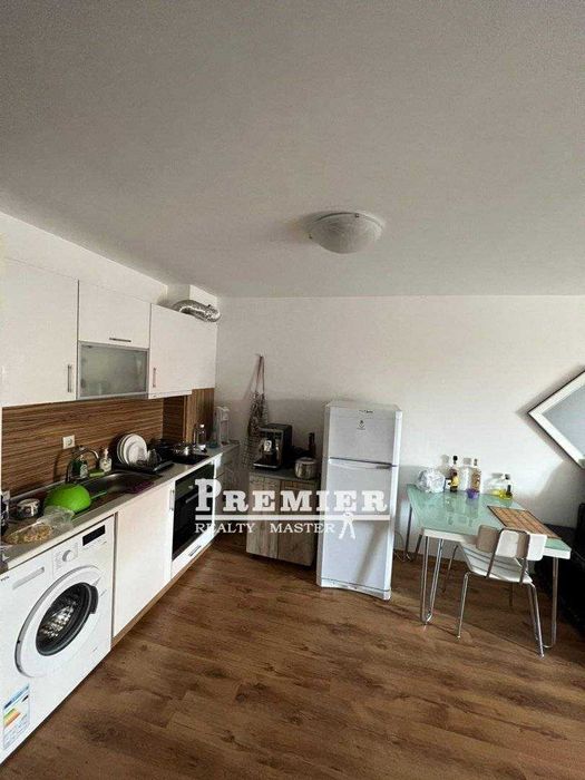 Продава се Двустаен апартамент в Свети Влас - 79 кв.м за 1178 €/кв.м - Снимка #1