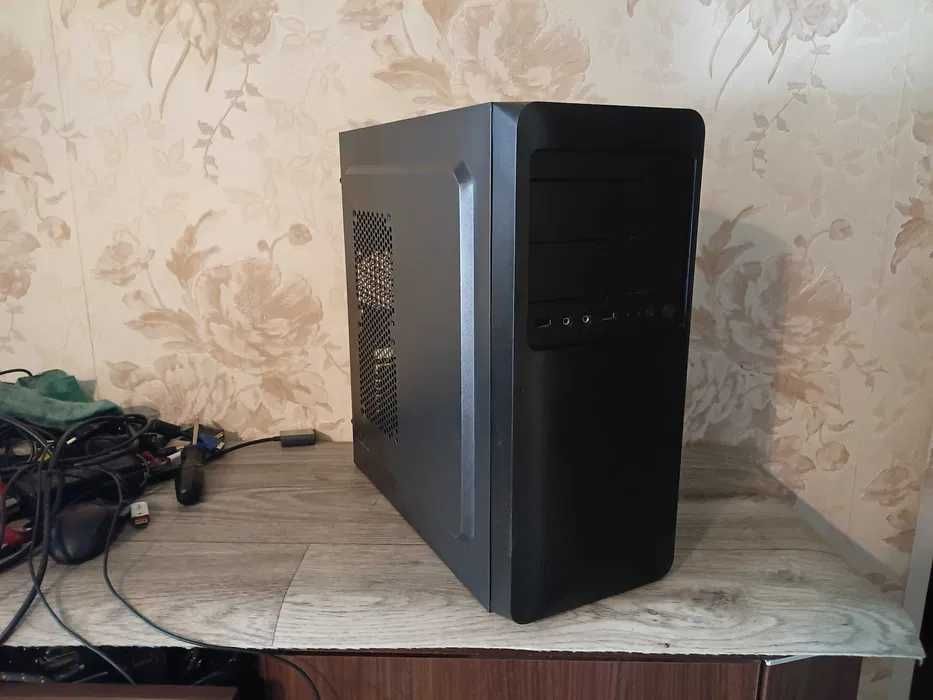 Компьютер Pentium G4400\OЗУ 4 Гб (DDR4)\HDD 1000 Гб