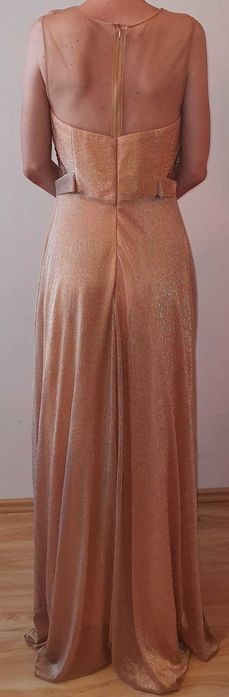 Rochie de ocazie aurie marimea 40-42 lunga marca Dekolte purtata