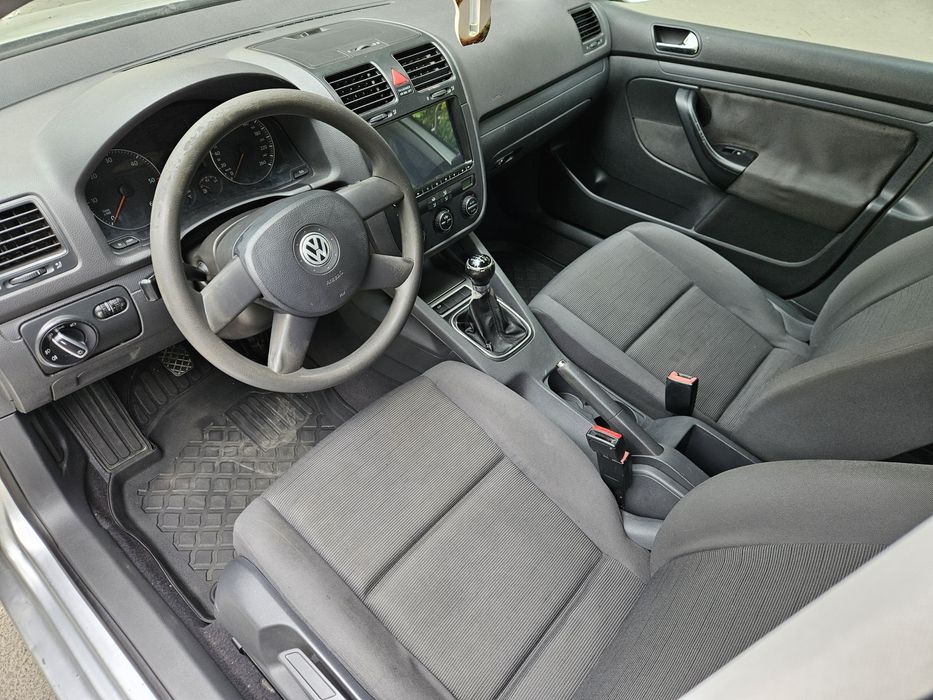Vând Vw Golf 5 1.9 Tdi 105 cp