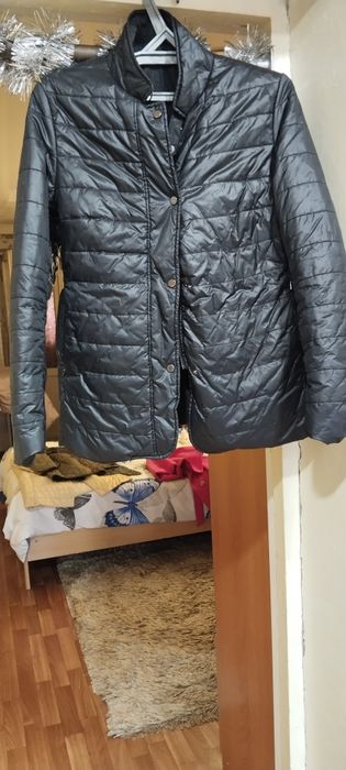 Продам женские куртки