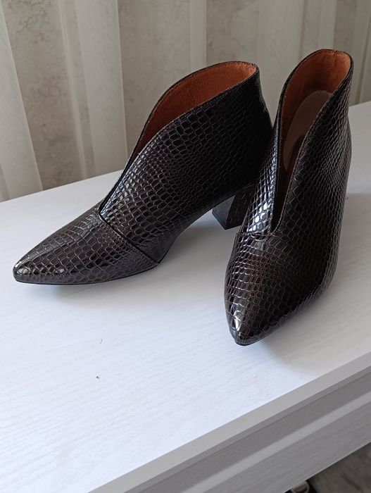 Продам женские туфли