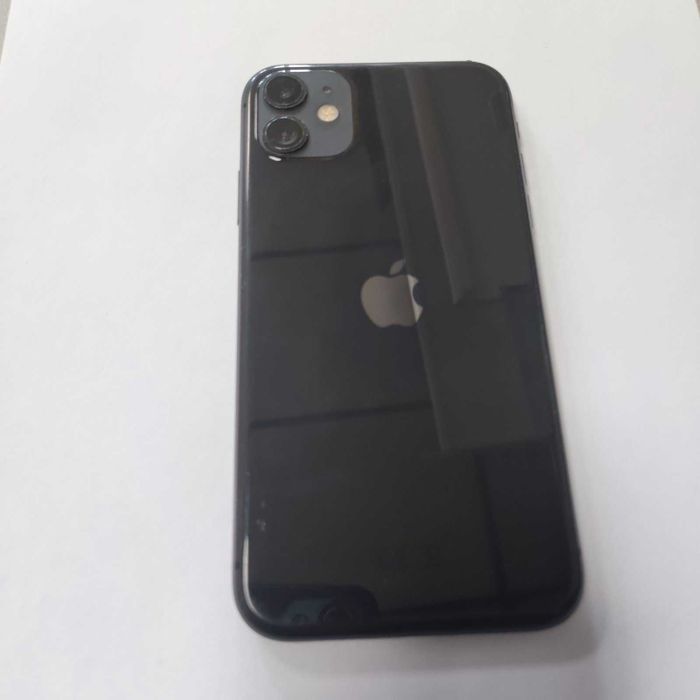 Iphone 11 64GB battery health 75%