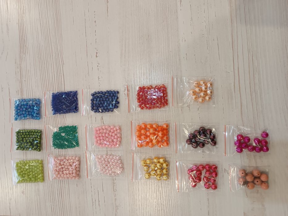 Бусины продам новые
