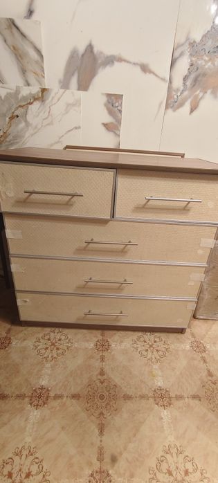 Продам зеркало в хорошем состоянии и комод