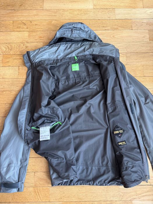 Нов Boss Винтидж Gortex   Добро състояние Размери M-L Цена 100