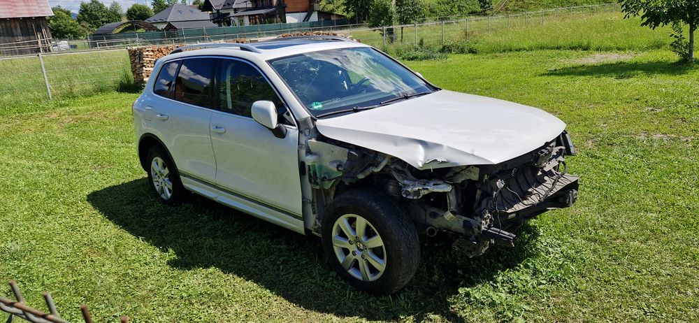 Vând volkswagen touareg 7P facelift Rline 3 litri tdi v6 webasto sirocou Panoramic jante aliaj cârlig remorcă acte la zi pe numele meu 4x4  fiscal
