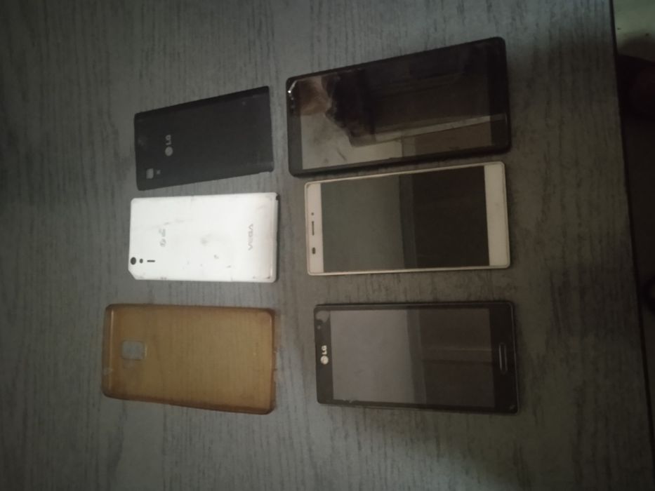 Продаю телефоны на запчасти за. 200 ты