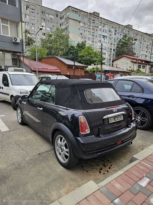 Mini Cooper Cabrio Sidewalk