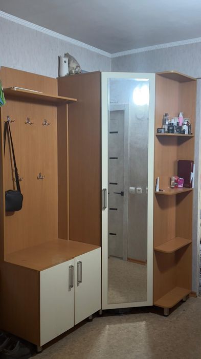 Продам шкаф в прихожую