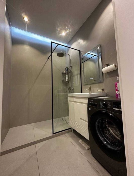 Yakkasaroy city mall Продается 3 комнатная квартира ремонт м Братские