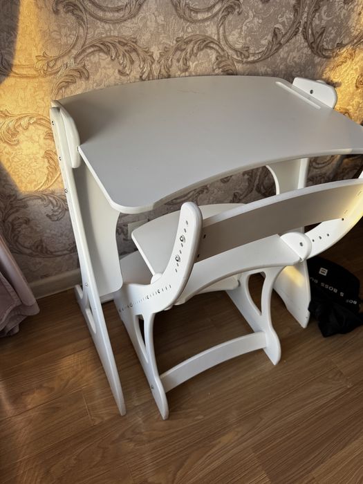 Детская парта белая