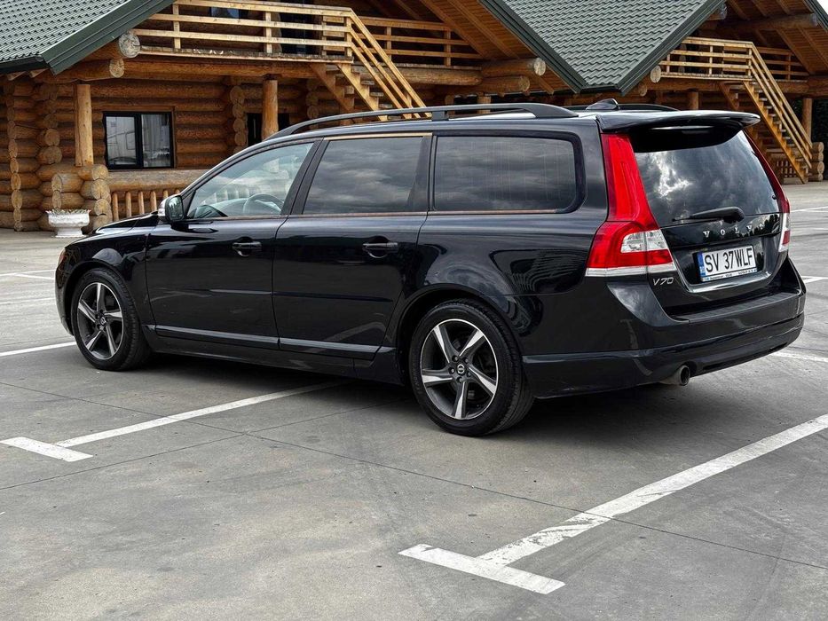 VOLVO V70 2.0d R-Design 2010