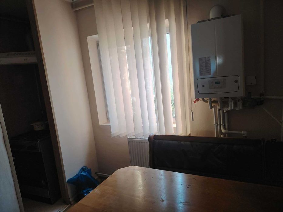 De închiriat Apartament 4 Cam.