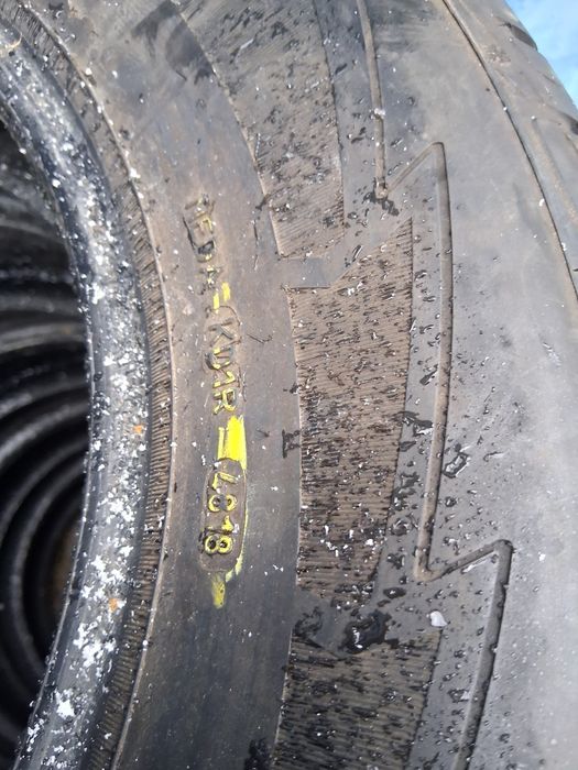 215 70 16 GOOD YEAR 2бр зимни