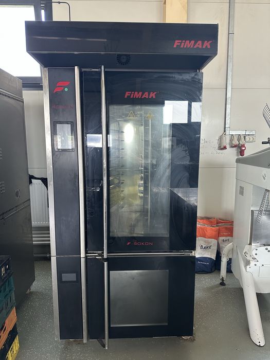 Cuptor convectie 10 tavi cu hota de evacuare