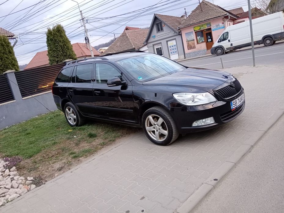 SKODA Octavia 2013 — imagine 3