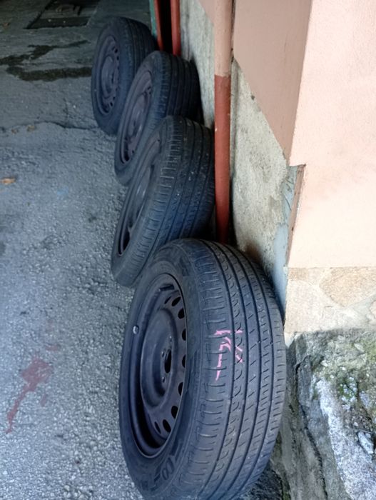 Гуми с джанти 16ки от тойота версо