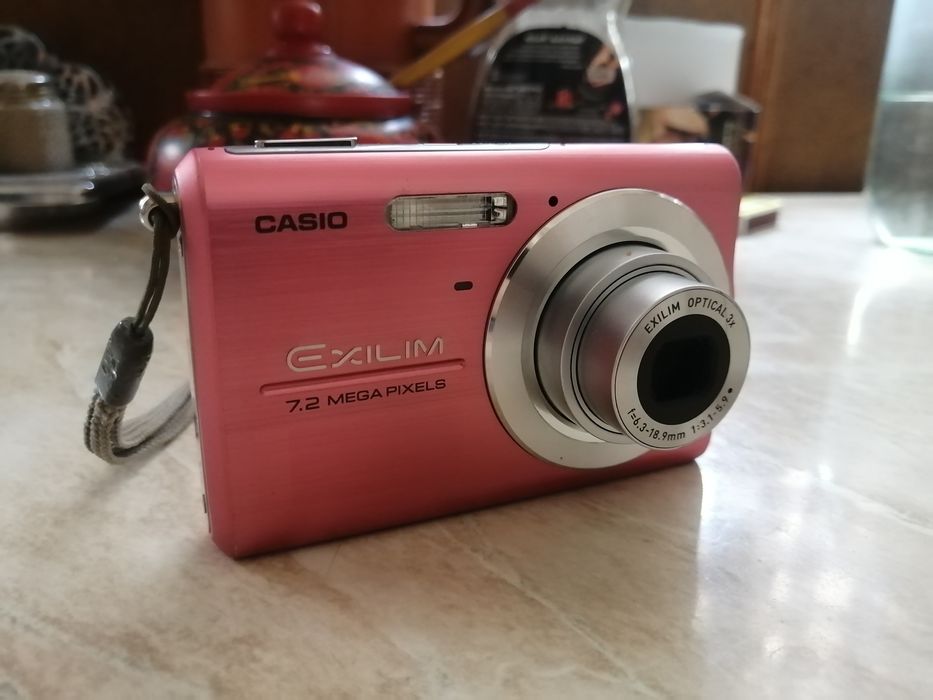 Цифровой фотоаппарат Sony