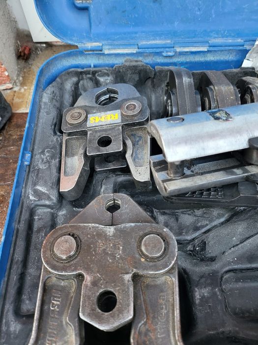 Presa sertizat Geberit EFP 202 - novopress