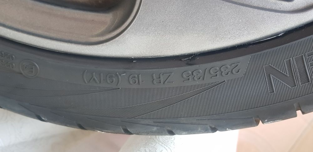 Set jante + anvelope 235/35 R19