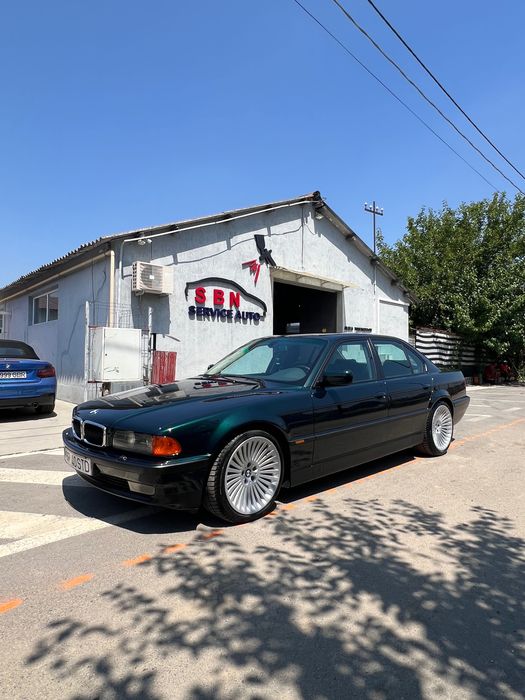 Bmw e38  735I V8