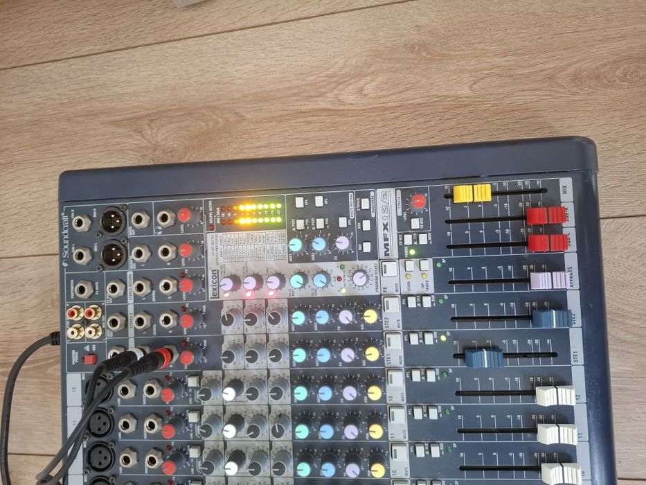 Soundcraft MFX  12
