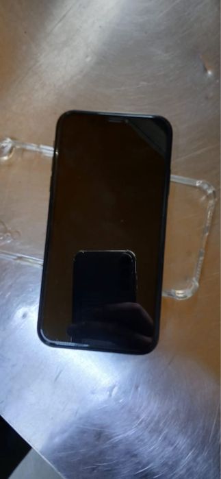 iPhone XR 64 gb 74 емкость
