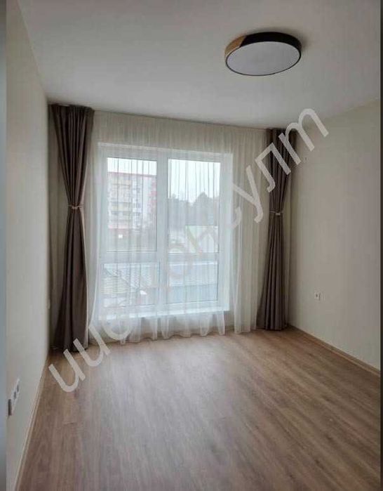 Нов тристаен апартамент зад Практикер