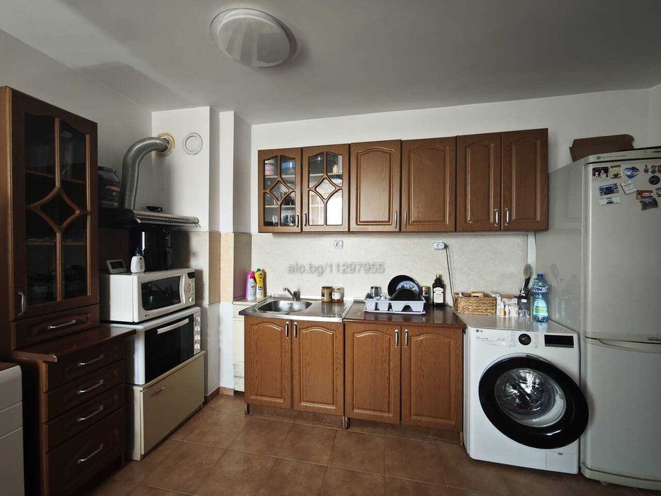 Модулна кухня с висок шкаф - витрина - 180 €