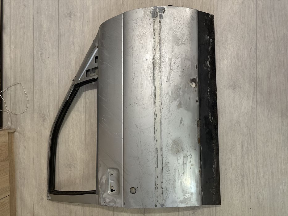 Дверь правая 2112 или 2110