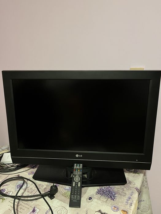 Vând televizor LG