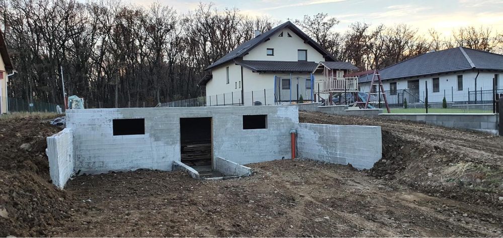 VAND TEREN CASA- Zona Padurea Mociar