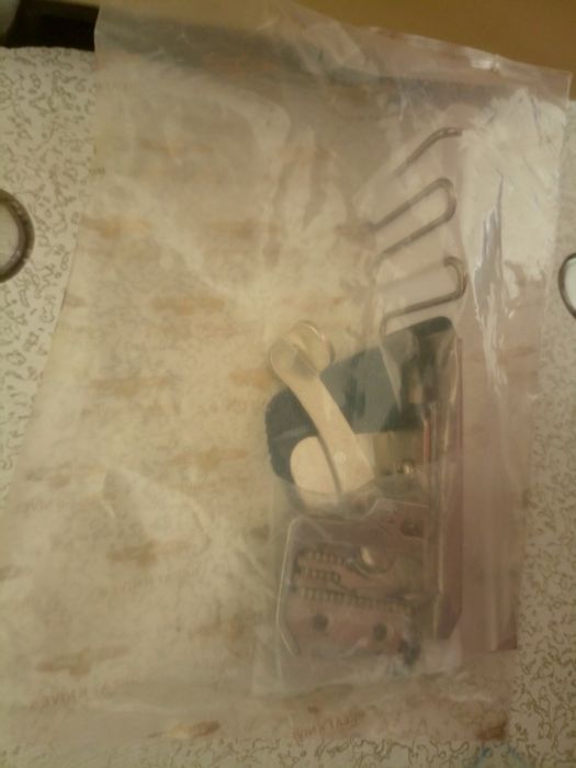 Продаю  Швейная машинка