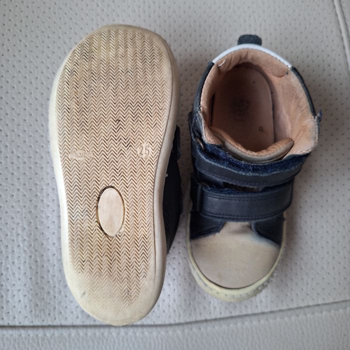 Sneakers Bisgaard. Nr 25, ~16,5cm interior.