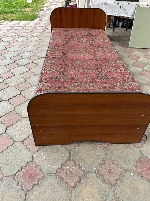 Продам кровать б/у