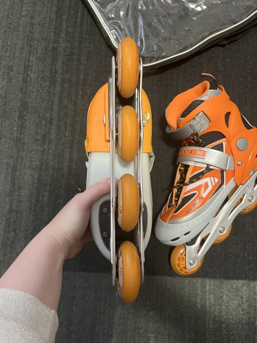 Role reglabile cu roti de silicon