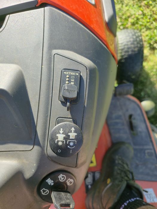 Tractoras tuns iarba/gazon Husqvarna CTH 184T