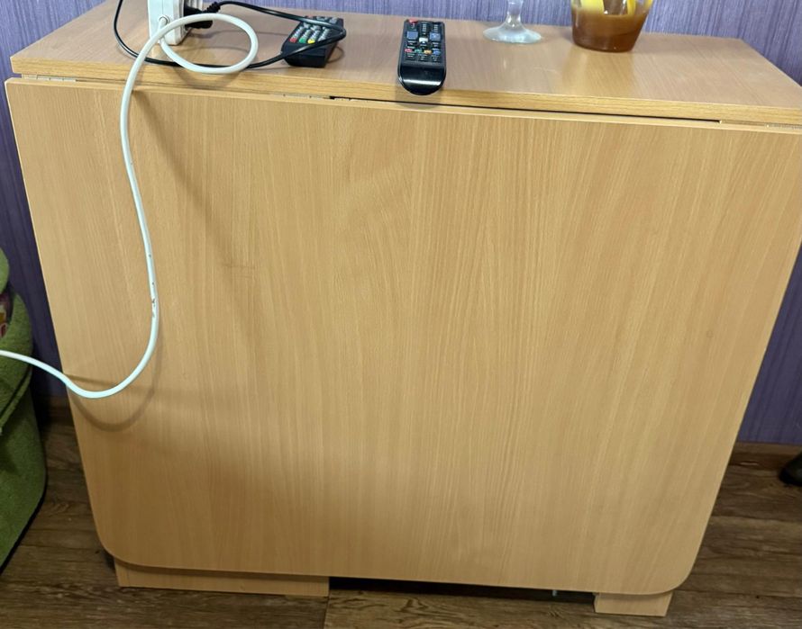 Продам стол книжка