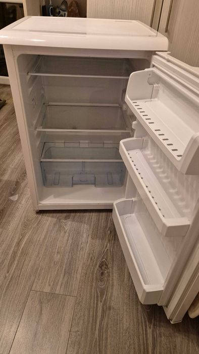 Продавам хладилник BEKO