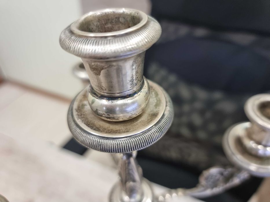 Стар сребърен свещник