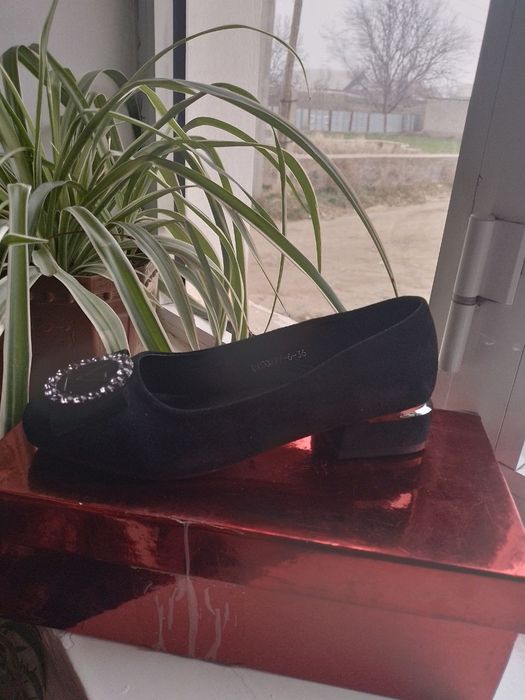 Zamish tufli halati yangi kiyilmagan razmer 37