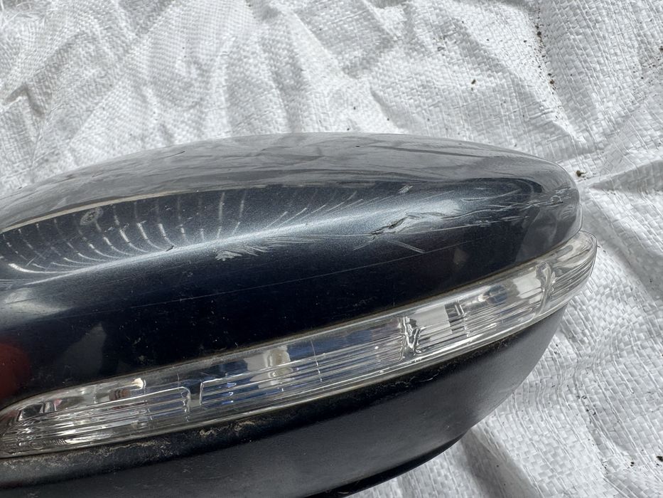 Oglinda stanga pt vw passat b7 pe verde cu lumina ambientala