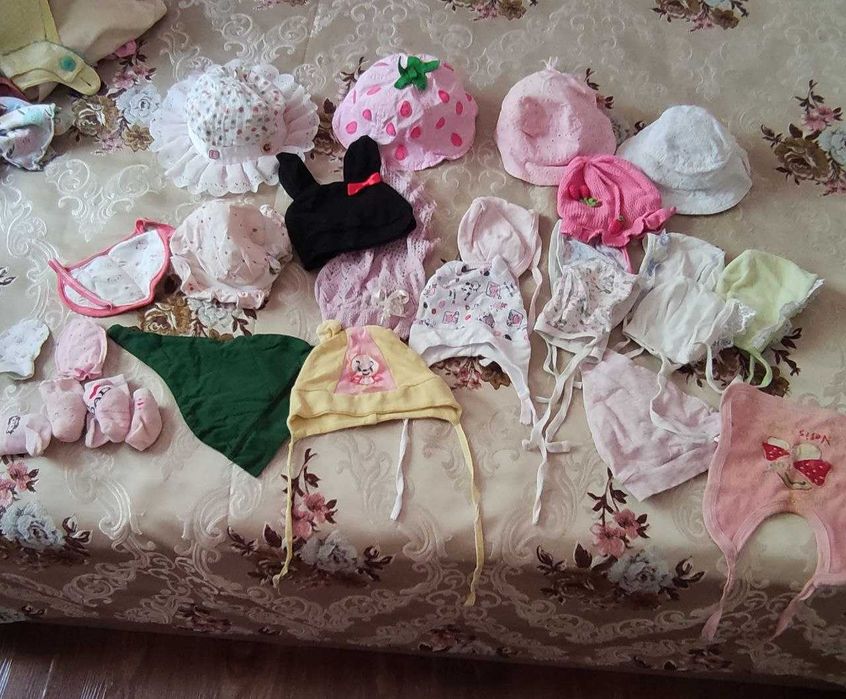 Платья, бодики, Штанишки, комбенизоны, шапочки,носочки,пинетки на 2-3г