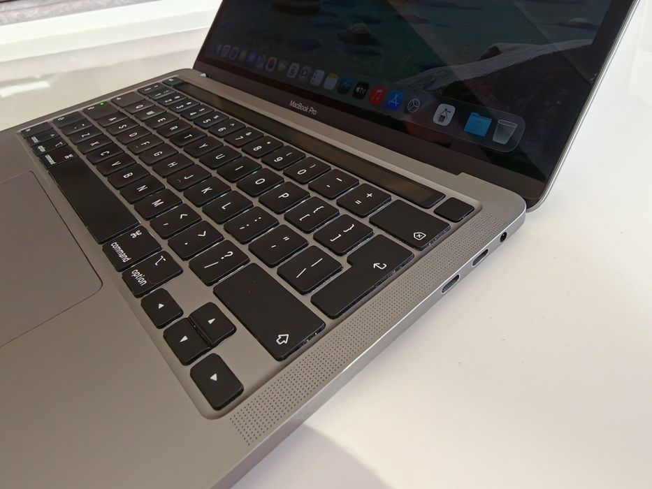 MacBook Pro 13 2020 | Intel Core i7 | 32 Ram | 1TB SSD