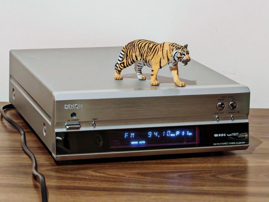 Denon TU-201SA Presta Series. Tuner digital  cu RDS/TEXT. Preț fix !