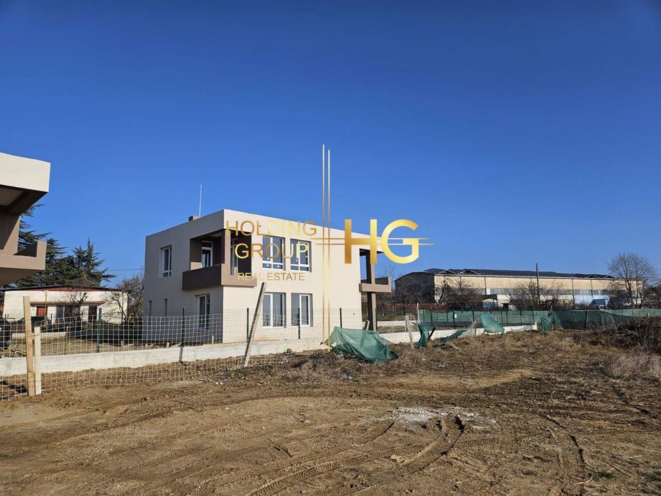 Къща в Варна-м-т Боровец - юг площ 200 цена 300000