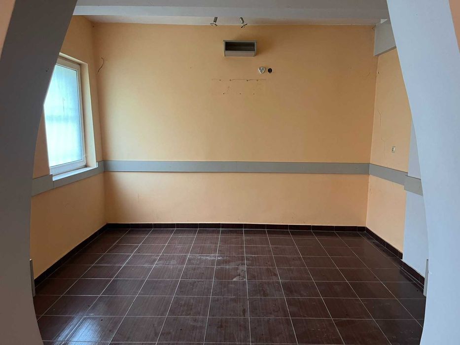 Дава се под наем Магазин в Търговище, Запад 3 - 55 кв.м за 198.9 € - Снимка #3