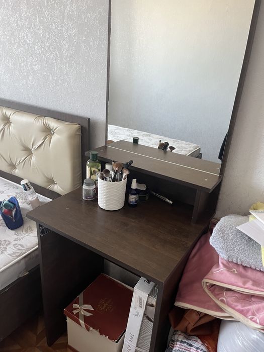 Продается аристон,кровать тумба